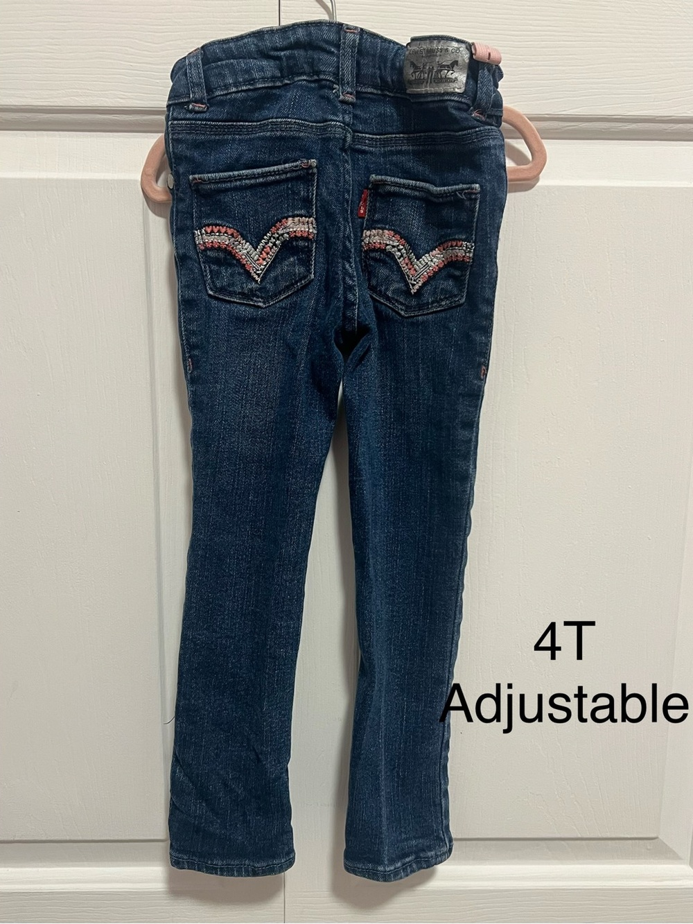 Levi's Dark Blue Skinny Jeans with Embroidered Back Pockets